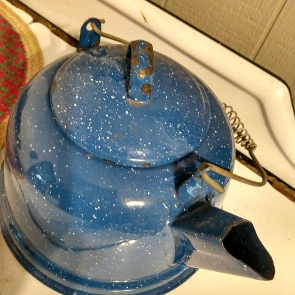 Rustic Blue & White Speckled Enamelware Graniteware Tea Pot Kettle - Picture 11 of 11